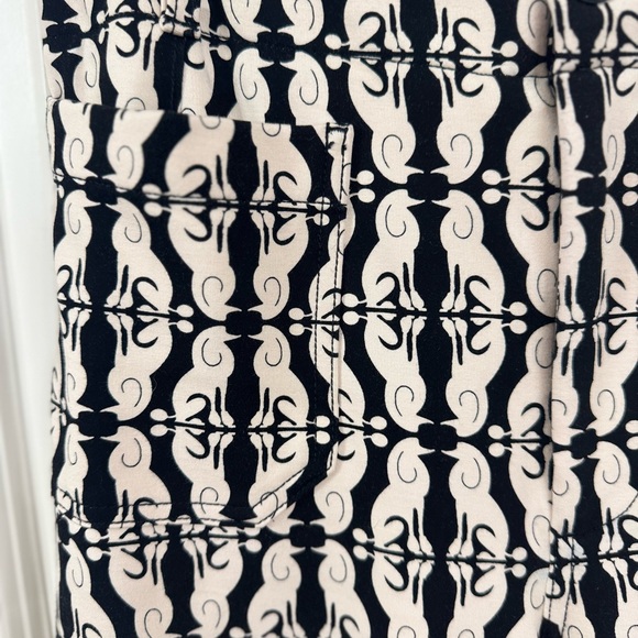 Anthropologie Black and Cream Patterned Cropped Pants - Picture 7 of 7